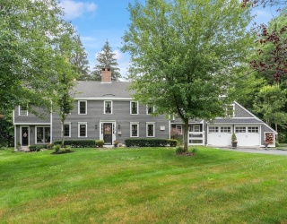 10 Garrison St, Groveland, Massachusetts, 6 Bedrooms Bedrooms, 17 Rooms Rooms,4.5 BathroomsBathrooms,Residential Income,For Sale,Garrison St,73381844