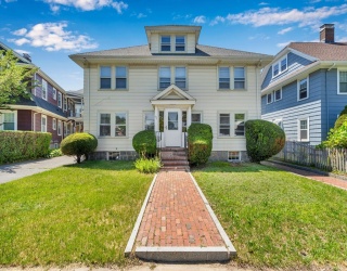 127-129 Blue Hills Pkwy, Milton, Massachusetts, 6 Bedrooms Bedrooms, 13 Rooms Rooms,2.5 BathroomsBathrooms,Residential Income,For Sale,Blue Hills Pkwy,73394254