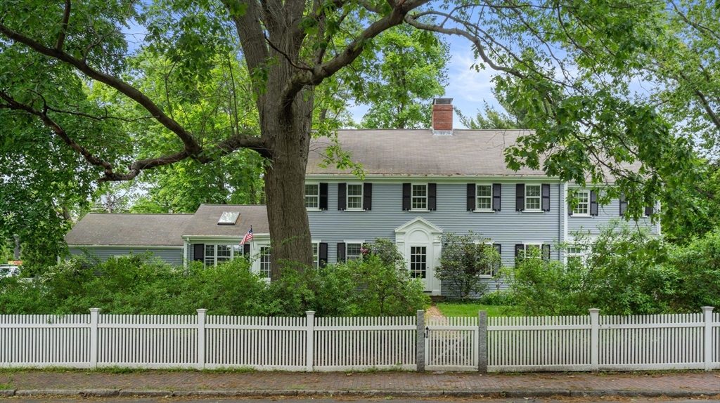 205 Brattle Street, Cambridge, Massachusetts, 5 Bedrooms Bedrooms, 11 Rooms Rooms,4.5 BathroomsBathrooms,Residential Lease,For Rent,Brattle Street,73382767