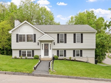 2 Pinebrook Ln, Worcester, Massachusetts, 3 Bedrooms Bedrooms, 6 Rooms Rooms,2.5 BathroomsBathrooms,Residential,For Sale,Pinebrook Ln,73378581