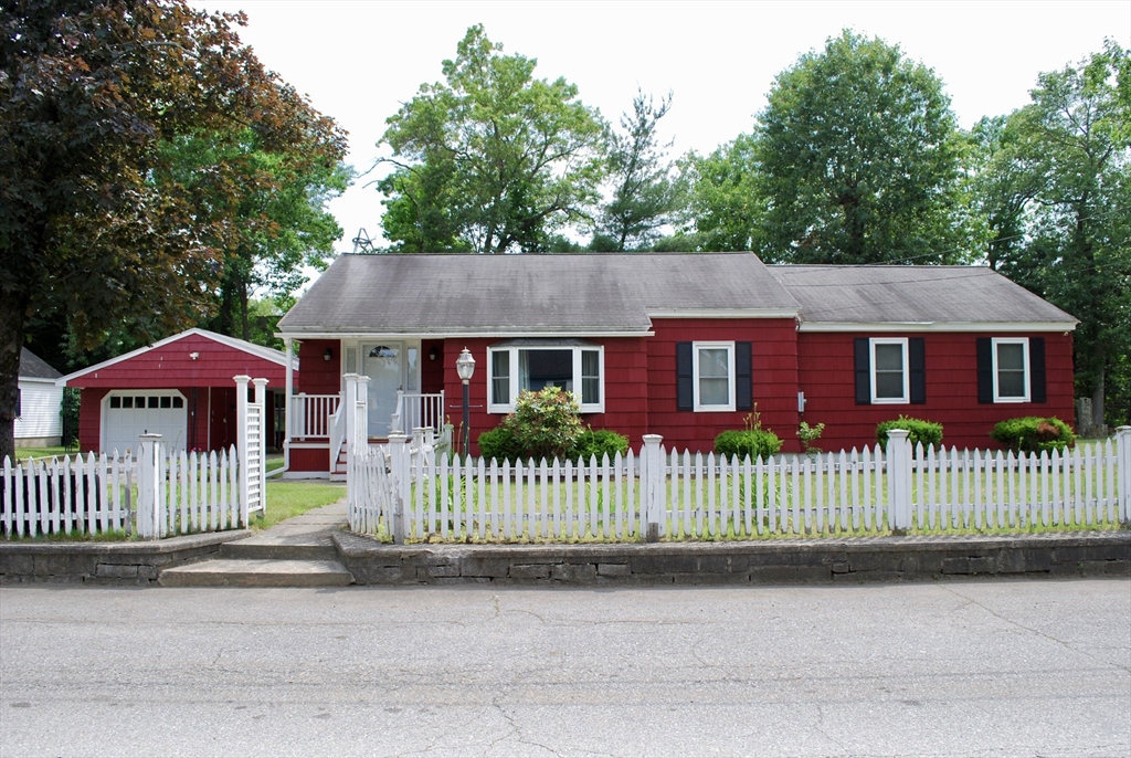 5 Leedburg St, Chelmsford, Massachusetts, 3 Bedrooms Bedrooms, 9 Rooms Rooms,2.5 BathroomsBathrooms,Residential,For Sale,Leedburg St,73393764