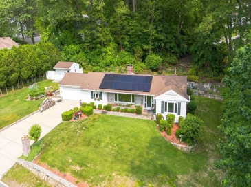 35 Williams Street, Lincoln, Rhode Island, 2 Bedrooms Bedrooms, 5 Rooms Rooms,1.5 BathroomsBathrooms,Residential,For Sale,Williams Street,73380829 35 Williams Street, Lincoln, Rhode Island, 2 Bedrooms Bedrooms, 5 Rooms Rooms,1.5 BathroomsBathrooms,Residential,For Sale,Williams Street,73380829