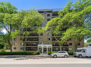 990 Massachusetts Avenue, Arlington, Massachusetts, 2 Bedrooms Bedrooms, 5 Rooms Rooms,2 BathroomsBathrooms,Residential,For Sale,Massachusetts Avenue,73395254