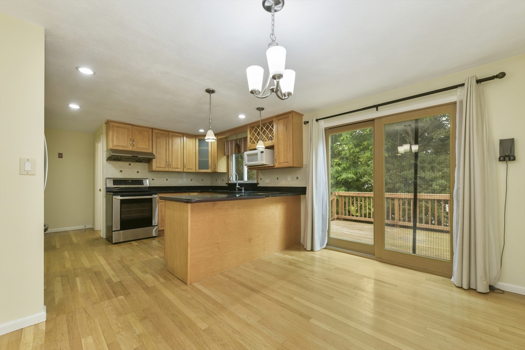 120 Edinboro St, Newton, Massachusetts, 3 Bedrooms Bedrooms, 7 Rooms Rooms,1.5 BathroomsBathrooms,Residential Lease,For Rent,Edinboro St,73425715