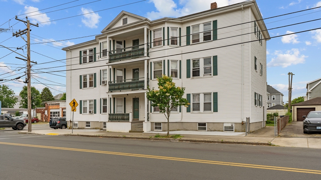 300 Nash Rd, New Bedford, Massachusetts, 12 Bedrooms Bedrooms, 30 Rooms Rooms,6 BathroomsBathrooms,Residential Income,For Sale,Nash Rd,73398380