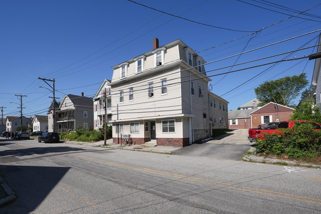 79-81 N Main St, Webster, Massachusetts, 11 Bedrooms Bedrooms, 21 Rooms Rooms,4 BathroomsBathrooms,Residential Income,For Sale,N Main St,73396713