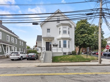 99 Pine St, Waltham, Massachusetts, 6 Bedrooms Bedrooms, 14 Rooms Rooms,4.5 BathroomsBathrooms,Residential Income,For Sale,Pine St,73423509