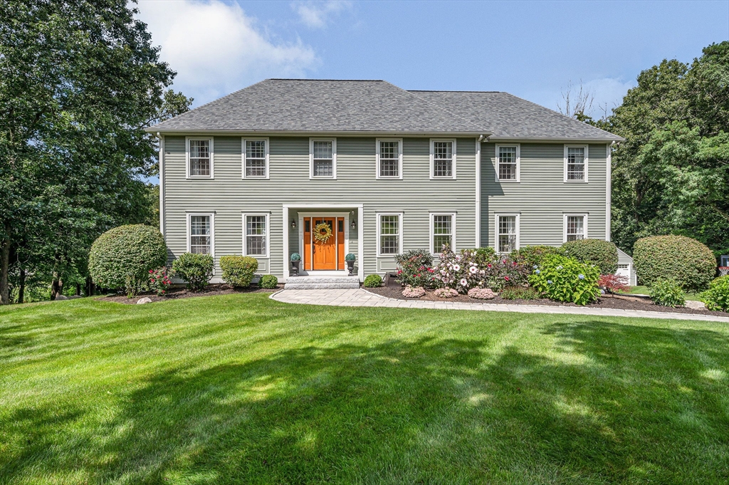 4 Nashoba Dr, Chelmsford, Massachusetts, 4 Bedrooms Bedrooms, 10 Rooms Rooms,3.5 BathroomsBathrooms,Residential Lease,For Rent,Nashoba Dr,73419054