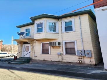 6 Mcintyre St., Lowell, Massachusetts, 4 Bedrooms Bedrooms, 10 Rooms Rooms,2 BathroomsBathrooms,Residential Income,For Sale,Mcintyre St.,73283844