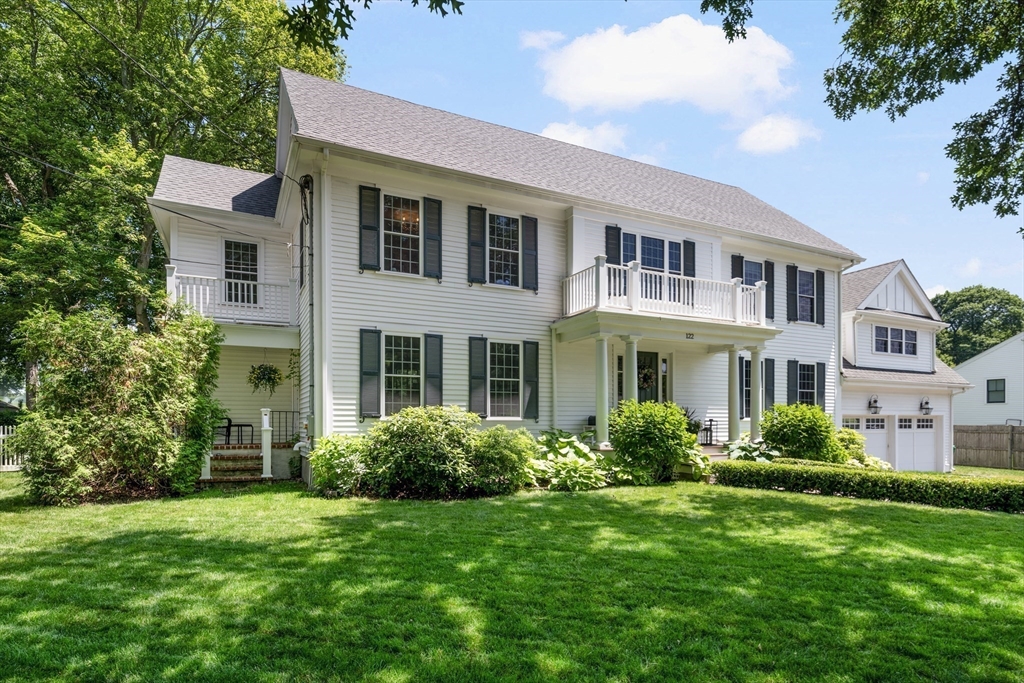 122 Smith Drive, Westwood, Massachusetts, 5 Bedrooms Bedrooms, 10 Rooms Rooms,3.5 BathroomsBathrooms,Residential,For Sale,Smith Drive,73392319