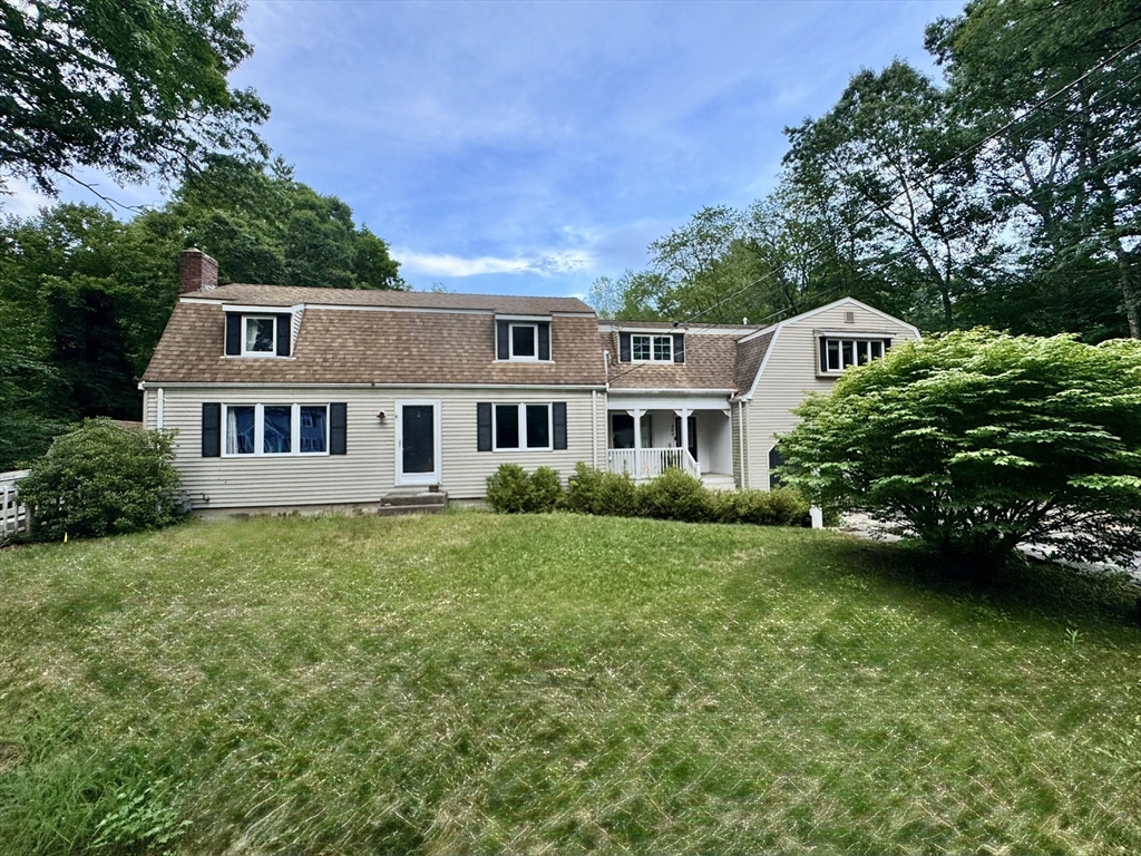 344 Forest St, Pembroke, Massachusetts, 5 Bedrooms Bedrooms, 8 Rooms Rooms,3.5 BathroomsBathrooms,Residential,For Sale,Forest St,73400005