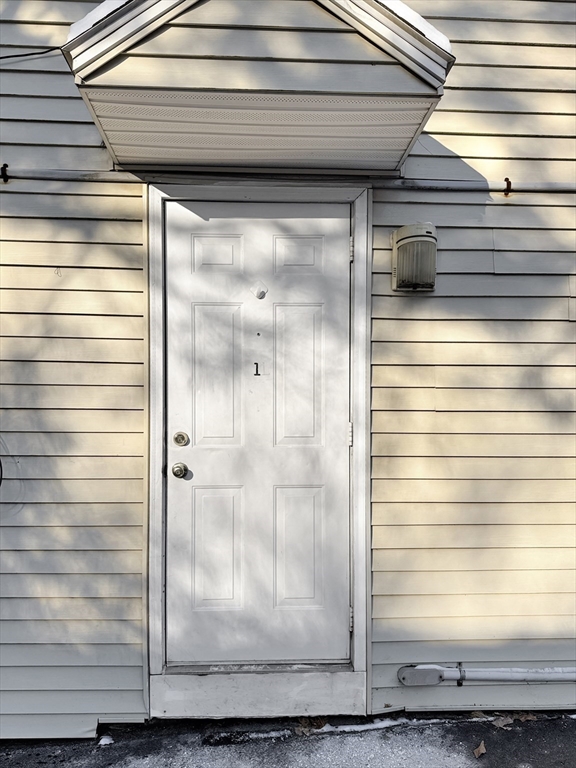 10 Gerald Ct, Leicester, Massachusetts, 2 Bedrooms Bedrooms, 5 Rooms Rooms,1 BathroomBathrooms,Residential Lease,For Rent,Gerald Ct,73429099