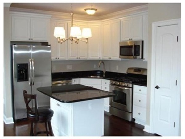 160 School St, Waltham, Massachusetts, 2 Bedrooms Bedrooms, 5 Rooms Rooms,2 BathroomsBathrooms,Residential Lease,For Rent,School St,73421728