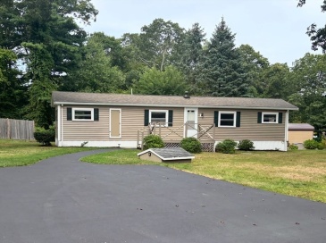 27 Lynbrook Ave., Taunton, Massachusetts, 2 Bedrooms Bedrooms, 4 Rooms Rooms,1 BathroomBathrooms,Residential Lease,For Rent,Lynbrook Ave.,73430445