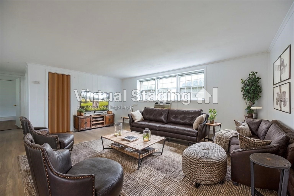 670 Main Street, Walpole, Massachusetts, 2 Bedrooms Bedrooms, 4 Rooms Rooms,1 BathroomBathrooms,Residential Lease,For Rent,Main Street,73418811