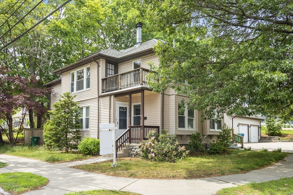 725 Watertown Street, Newton, Massachusetts, 3 Bedrooms Bedrooms, 2 Rooms Rooms,1 BathroomBathrooms,Residential Lease,For Rent,Watertown Street,73418914
