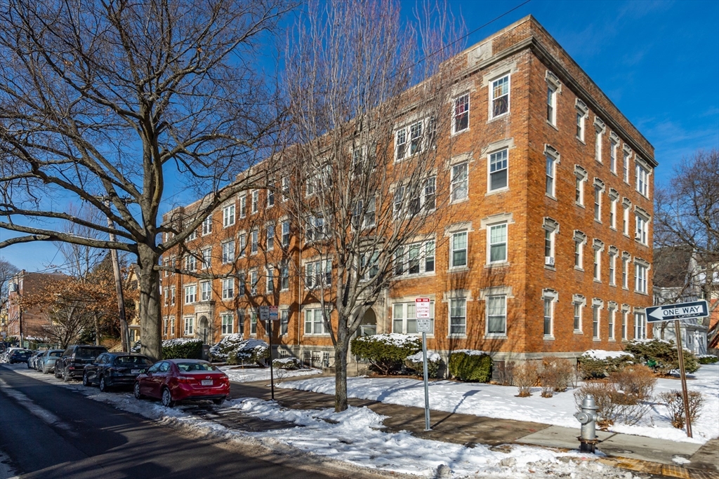 37-41 Wendell Street, Cambridge, Massachusetts, 40 Bedrooms Bedrooms, 33 Rooms Rooms,33 BathroomsBathrooms,Residential Income,For Sale,Wendell Street,73359717