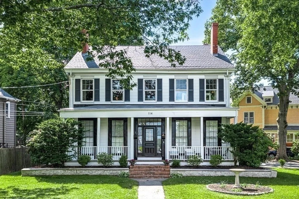 114 Cottage Street, Melrose, Massachusetts, 4 Bedrooms Bedrooms, 7 Rooms Rooms,2 BathroomsBathrooms,Residential Lease,For Rent,Cottage Street,73421375