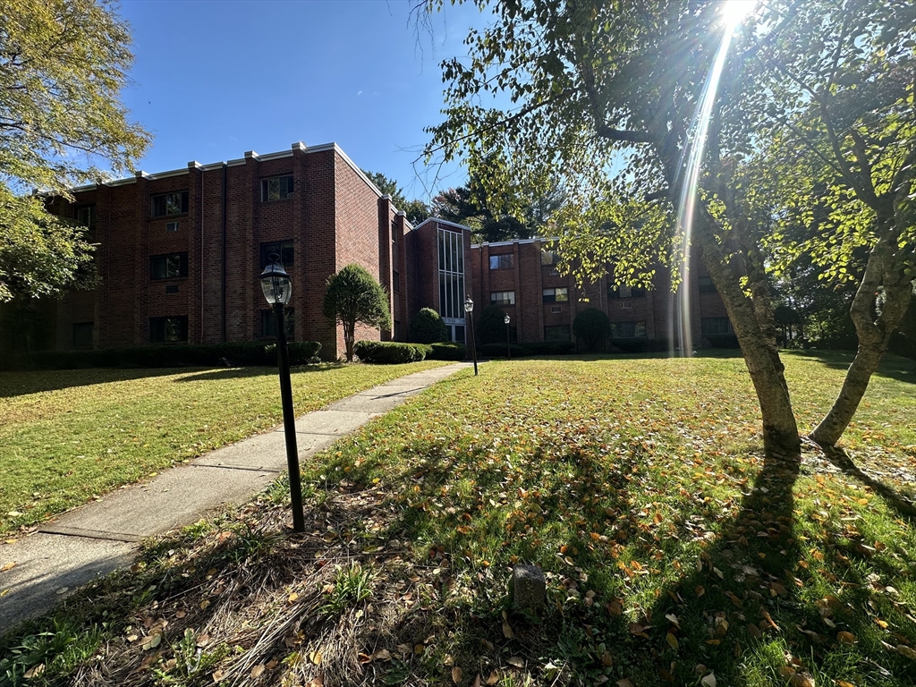 49 Windsor Dr, Holliston, Massachusetts, 1 Bedroom Bedrooms, 4 Rooms Rooms,1 BathroomBathrooms,Residential Lease,For Rent,Windsor Dr,73419616