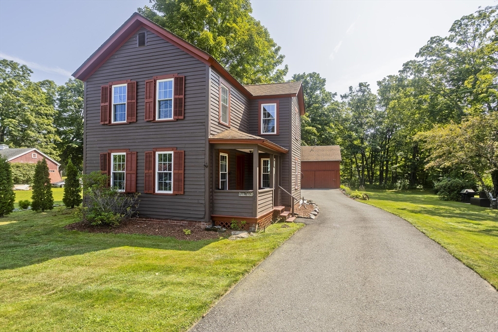 659 Montgomery Rd, Westfield, Massachusetts, 2 Bedrooms Bedrooms, 5 Rooms Rooms,1 BathroomBathrooms,Residential,For Sale,Montgomery Rd,73417201