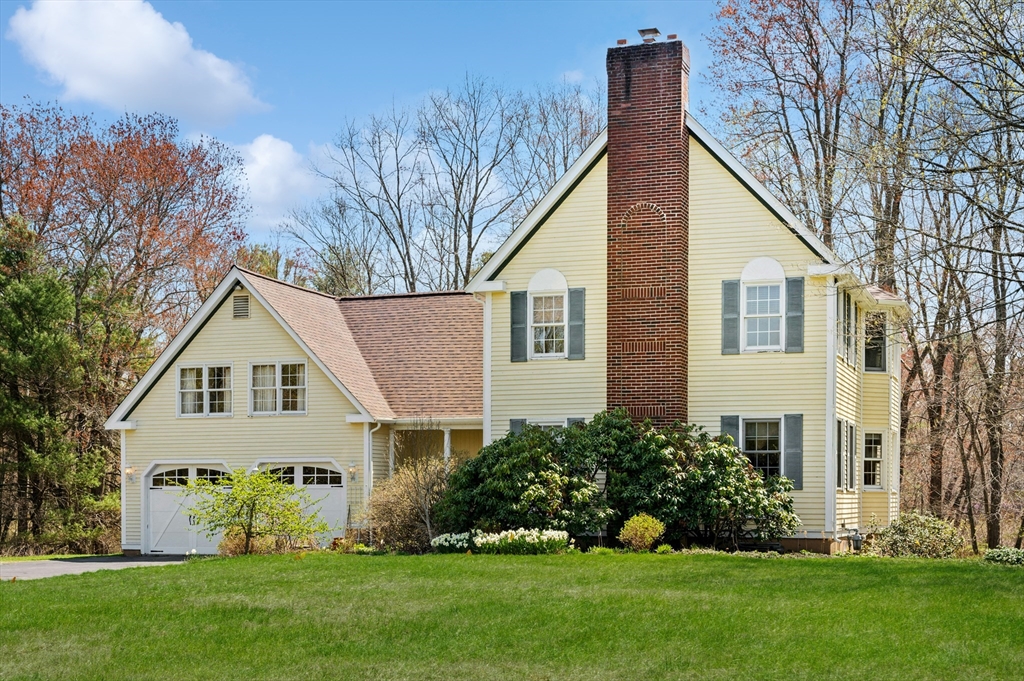 328 Washington Street, Holliston, Massachusetts, 4 Bedrooms Bedrooms, 10 Rooms Rooms,2.5 BathroomsBathrooms,Residential,For Sale,Washington Street,73367890