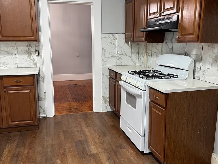 126 Norwell St, Boston, Massachusetts, 3 Bedrooms Bedrooms, 6 Rooms Rooms,1 BathroomBathrooms,Residential Lease,For Rent,Norwell St,73402222