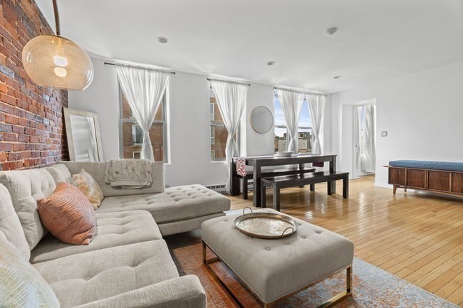 328 Commercial, Boston, Massachusetts, 1 Bedroom Bedrooms, 3 Rooms Rooms,1 BathroomBathrooms,Residential Lease,For Rent,Commercial,73435066