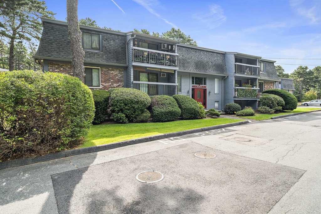 432 Old Chatham Rd, Dennis, Massachusetts, 2 Bedrooms Bedrooms, 3 Rooms Rooms,1 BathroomBathrooms,Residential,For Sale,Old Chatham Rd,73421219