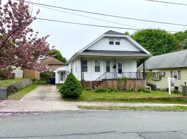 13 Deane St, Fairhaven, Massachusetts, 4 Bedrooms Bedrooms, 7 Rooms Rooms,1.5 BathroomsBathrooms,Residential,For Sale,Deane St,73370654