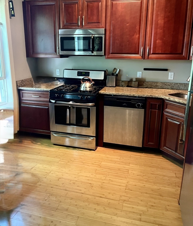 291 West 2nd Street, Boston, Massachusetts, 2 Bedrooms Bedrooms, 3 Rooms Rooms,1 BathroomBathrooms,Residential Lease,For Rent,West 2nd Street,73402106
