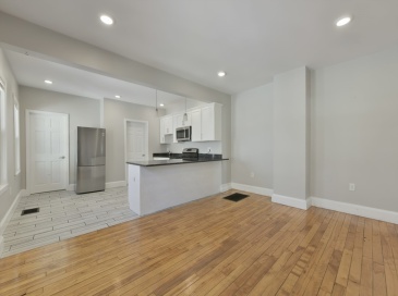 10 Howell Court, Chelsea, Massachusetts, 2 Bedrooms Bedrooms, 5 Rooms Rooms,1 BathroomBathrooms,Residential Lease,For Rent,Howell Court,73396696