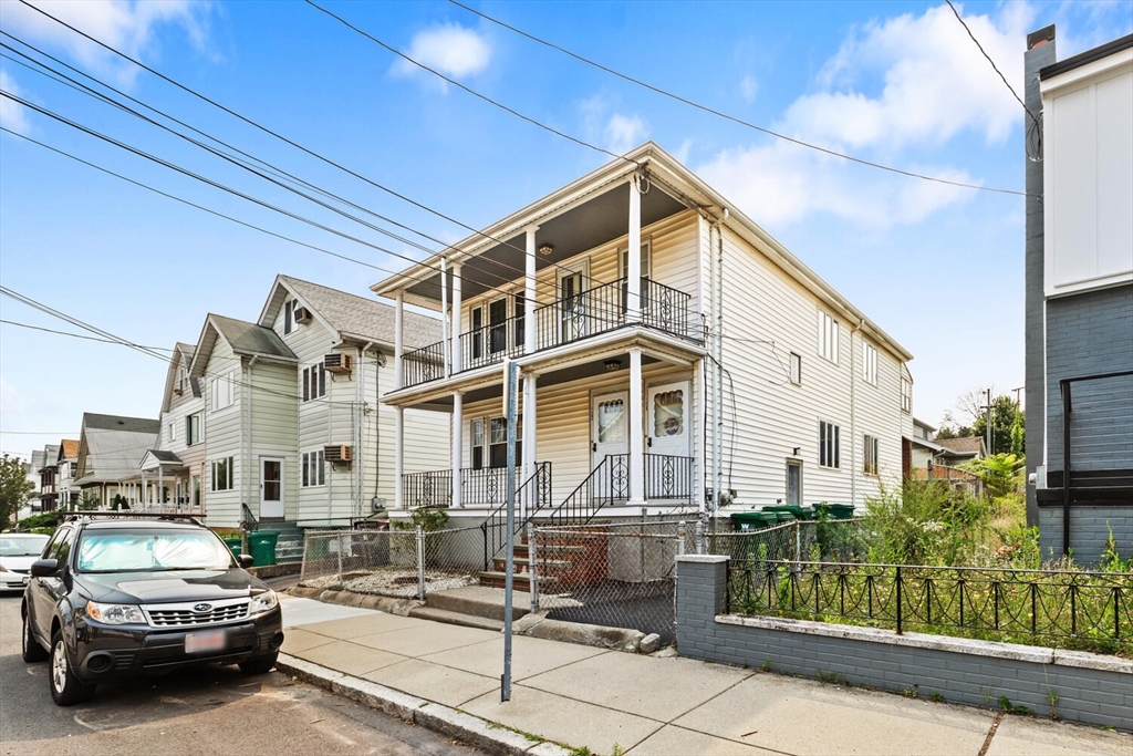 124 Bowdoin St, Medford, Massachusetts, 5 Bedrooms Bedrooms, 11 Rooms Rooms,2 BathroomsBathrooms,Residential Income,For Sale,Bowdoin St,73415264