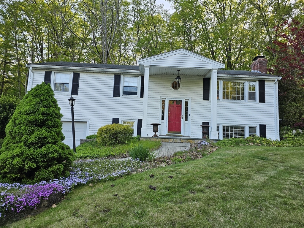 31 Greystone Rd, Franklin, Massachusetts, 3 Bedrooms Bedrooms, 7 Rooms Rooms,1.5 BathroomsBathrooms,Residential,For Sale,Greystone Rd,73375139