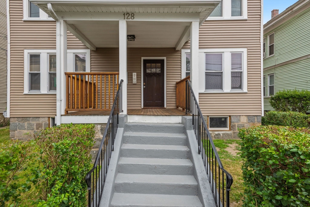 128 Capen St, Boston, Massachusetts, 3 Bedrooms Bedrooms, 4 Rooms Rooms,1 BathroomBathrooms,Residential Lease,For Rent,Capen St,73409865