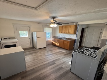 238 Water St, Leominster, Massachusetts, 3 Bedrooms Bedrooms, 5 Rooms Rooms,1 BathroomBathrooms,Residential Lease,For Rent,Water St,73421578