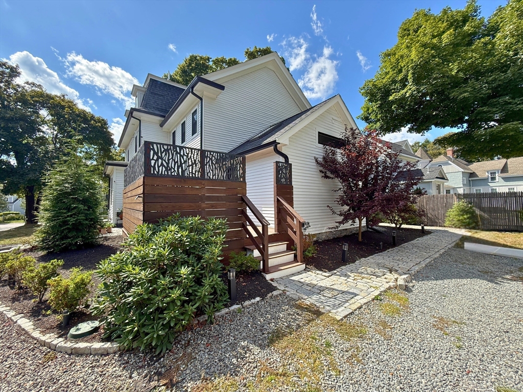 99R North Street, Medfield, Massachusetts, 2 Bedrooms Bedrooms, 4 Rooms Rooms,2 BathroomsBathrooms,Residential Lease,For Rent,North Street,73412147