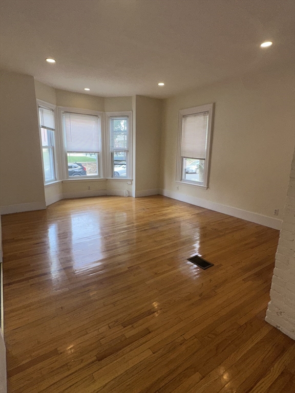 817 East Fourth, Boston, Massachusetts, 2 Bedrooms Bedrooms, 5 Rooms Rooms,2 BathroomsBathrooms,Residential Lease,For Rent,East Fourth,73418718