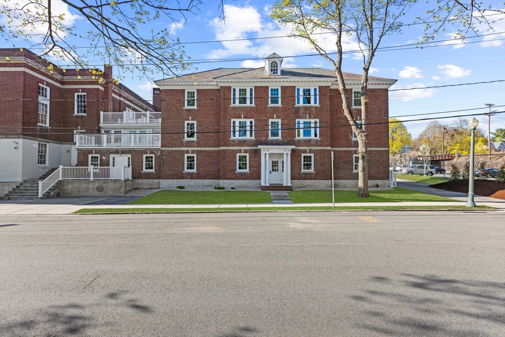 58 Balmoral St, Andover, Massachusetts, 1 Bedroom Bedrooms, 5 Rooms Rooms,1 BathroomBathrooms,Residential Lease,For Rent,Balmoral St,73435340