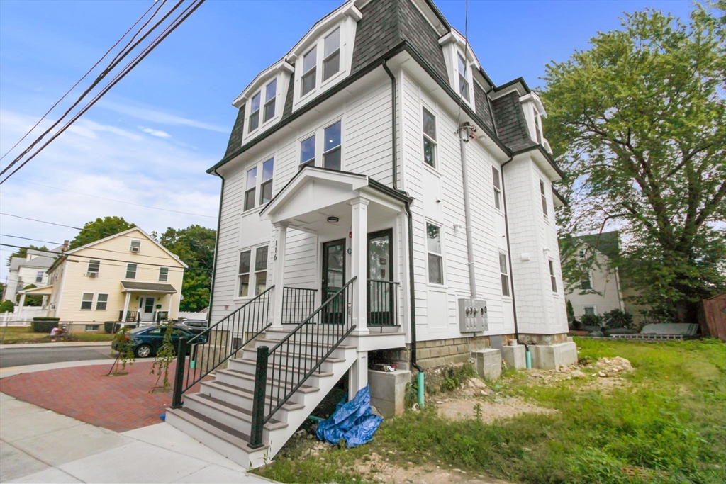 116 Evans St, Boston, Massachusetts, 11 Bedrooms Bedrooms, 17 Rooms Rooms,6 BathroomsBathrooms,Residential Income,For Sale,Evans St,73404912