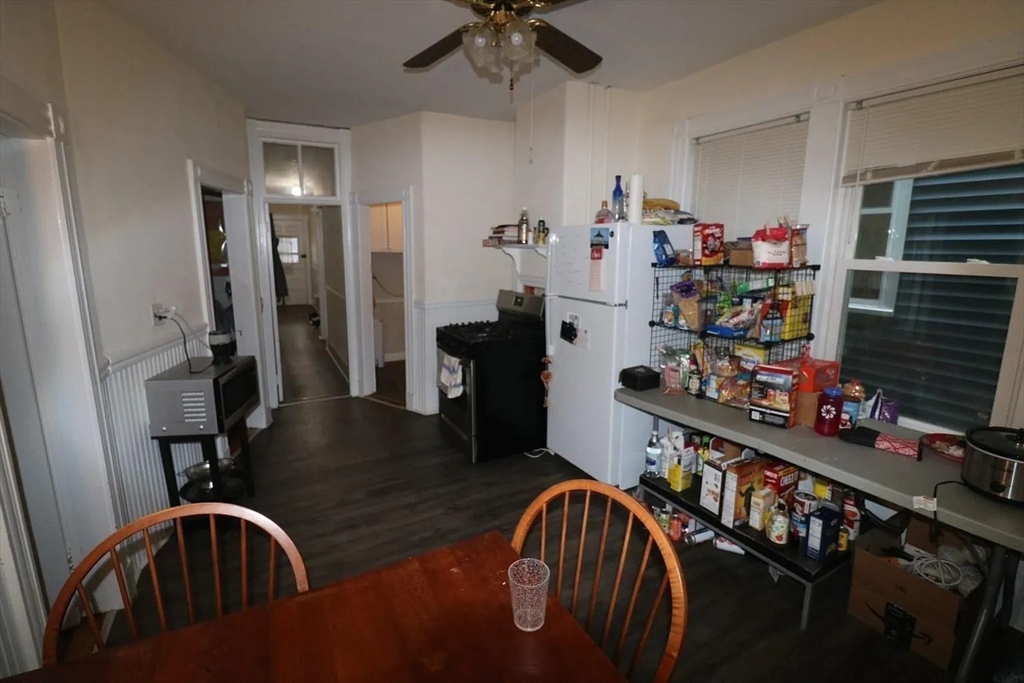 735 Parker Street, Boston, Massachusetts, 3 Bedrooms Bedrooms, 6 Rooms Rooms,1 BathroomBathrooms,Residential Lease,For Rent,Parker Street,73410455