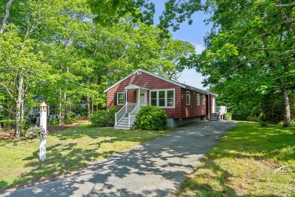 25 Florence Street, Plymouth, Massachusetts, 3 Bedrooms Bedrooms, 7 Rooms Rooms,1 BathroomBathrooms,Residential,For Sale,Florence Street,73392786