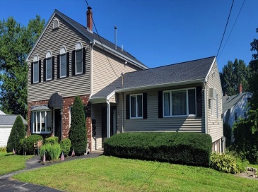 302 Pleasant Street, North Andover, Massachusetts, 1 Bedroom Bedrooms, 4 Rooms Rooms,1 BathroomBathrooms,Residential Lease,For Rent,Pleasant Street,73411442