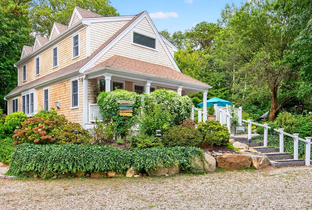 819 West Falmouth Hwy, Falmouth, Massachusetts, 3 Bedrooms Bedrooms, 6 Rooms Rooms,2.5 BathroomsBathrooms,Residential,For Sale,West Falmouth Hwy,73429175