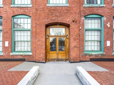 200 Market St, Lowell, Massachusetts, 3 Bedrooms Bedrooms, 6 Rooms Rooms,2 BathroomsBathrooms,Residential Lease,For Rent,Market St,73406453