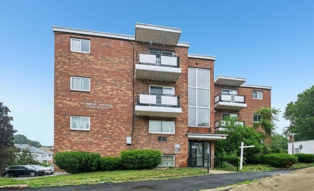 770 Cummins Hwy, Boston, Massachusetts, 2 Bedrooms Bedrooms, 4 Rooms Rooms,2 BathroomsBathrooms,Residential Lease,For Rent,Cummins Hwy,73415322