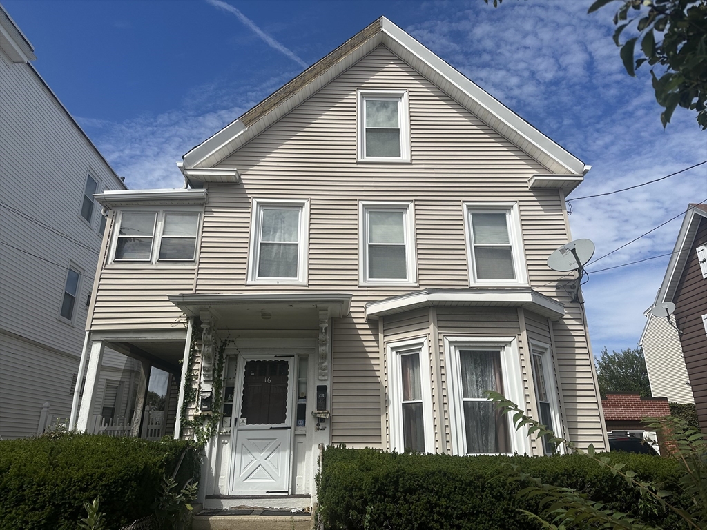 16 Oakes St, Everett, Massachusetts, 4 Bedrooms Bedrooms, 10 Rooms Rooms,2 BathroomsBathrooms,Residential Income,For Sale,Oakes St,73420148