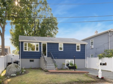 29 Clinton Ave, Saugus, Massachusetts, 3 Bedrooms Bedrooms, 8 Rooms Rooms,2 BathroomsBathrooms,Residential Lease,For Rent,Clinton Ave,73413158