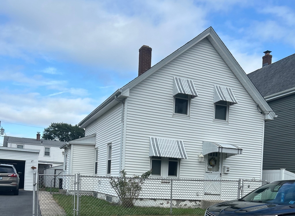 37 Julian Street, Pawtucket, Rhode Island, 3 Bedrooms Bedrooms, 5 Rooms Rooms,1 BathroomBathrooms,Residential,For Sale,Julian Street,73406214
