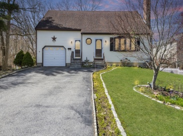 33 Silver St, Taunton, Massachusetts, 3 Bedrooms Bedrooms, 6 Rooms Rooms,1.5 BathroomsBathrooms,Residential,For Sale,Silver St,73364287