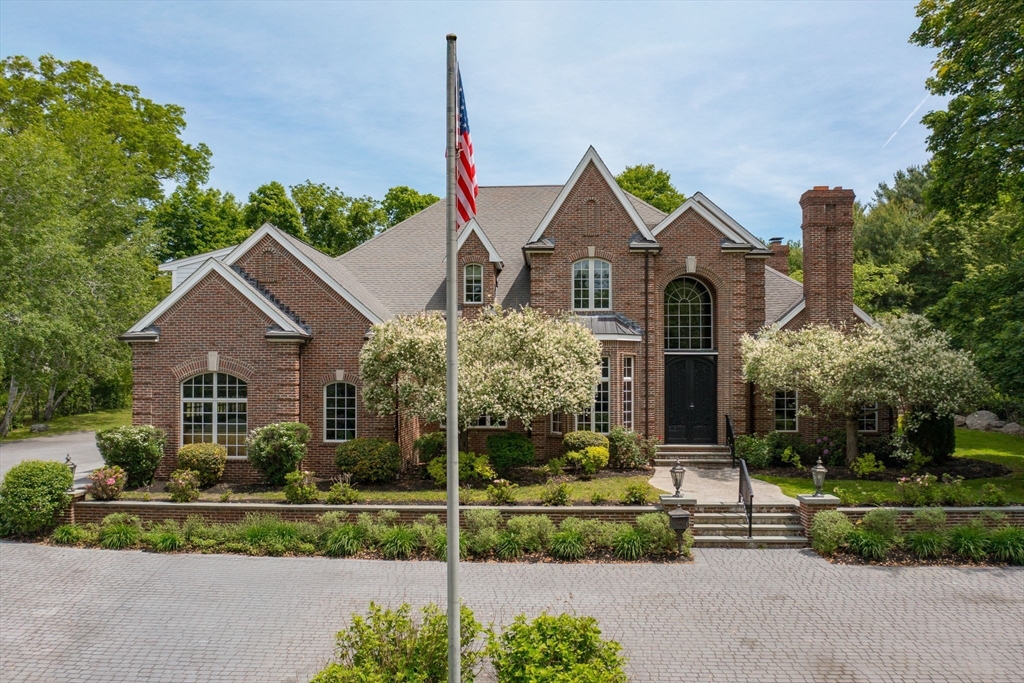 60 Whittier Rd, Milton, Massachusetts, 6 Bedrooms Bedrooms, 12 Rooms Rooms,5.5 BathroomsBathrooms,Residential,For Sale,Whittier Rd,73392907